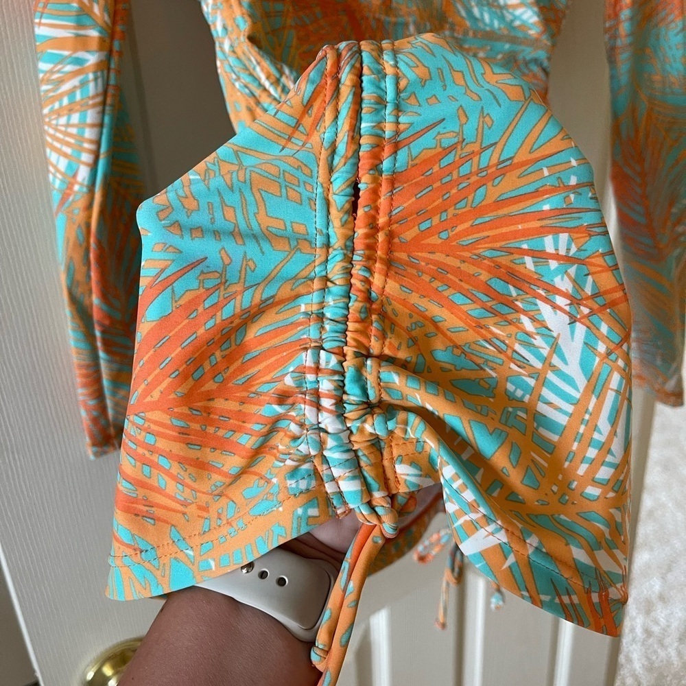 Cabana life longsleeve swim top/Dress • Women’s unsized - Picture 4 of 9